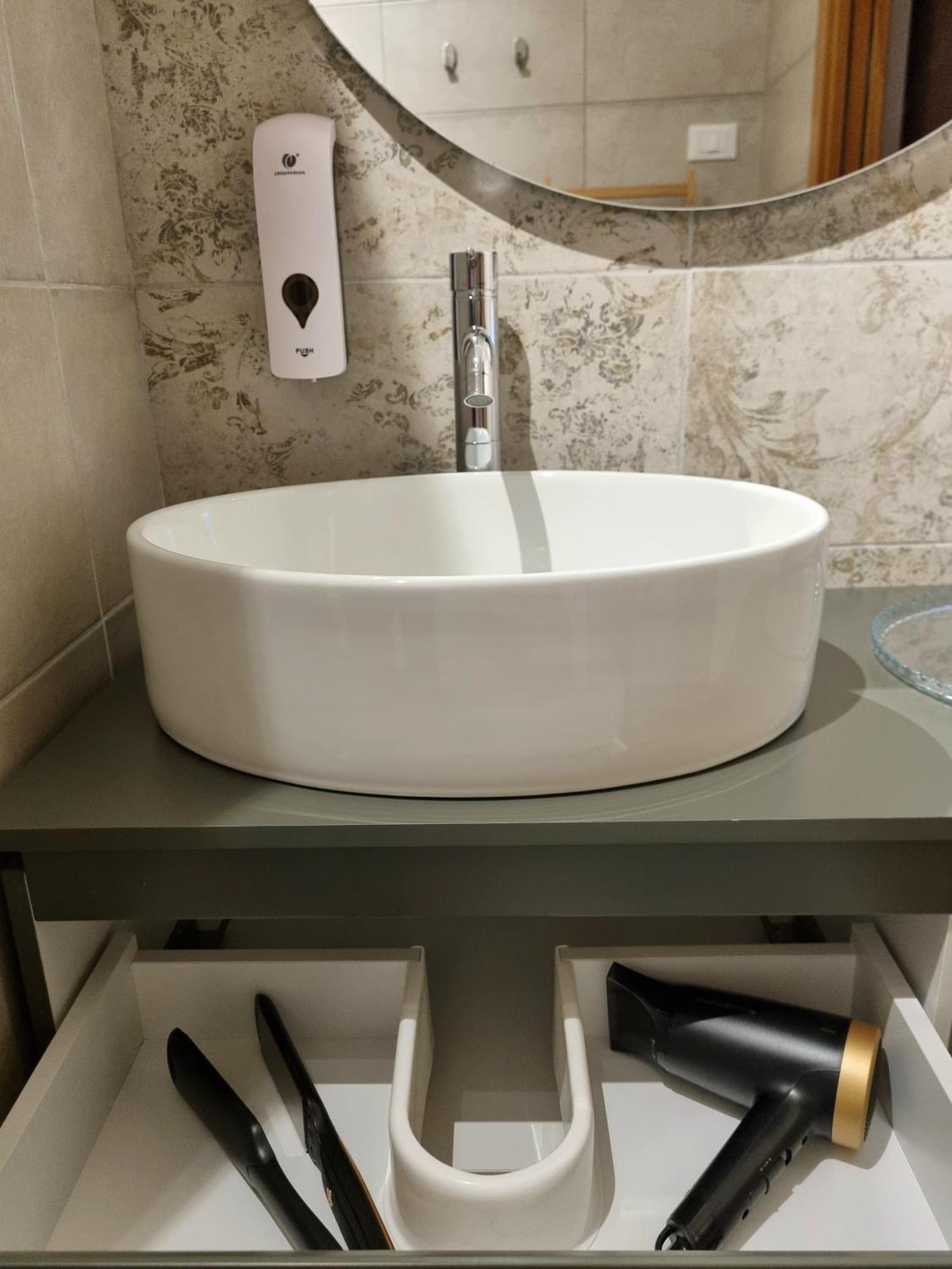 Downtown Maqueda Apartment Palermo Bagian luar foto