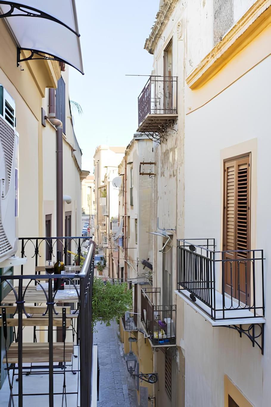 Downtown Maqueda Apartment Palermo Bagian luar foto