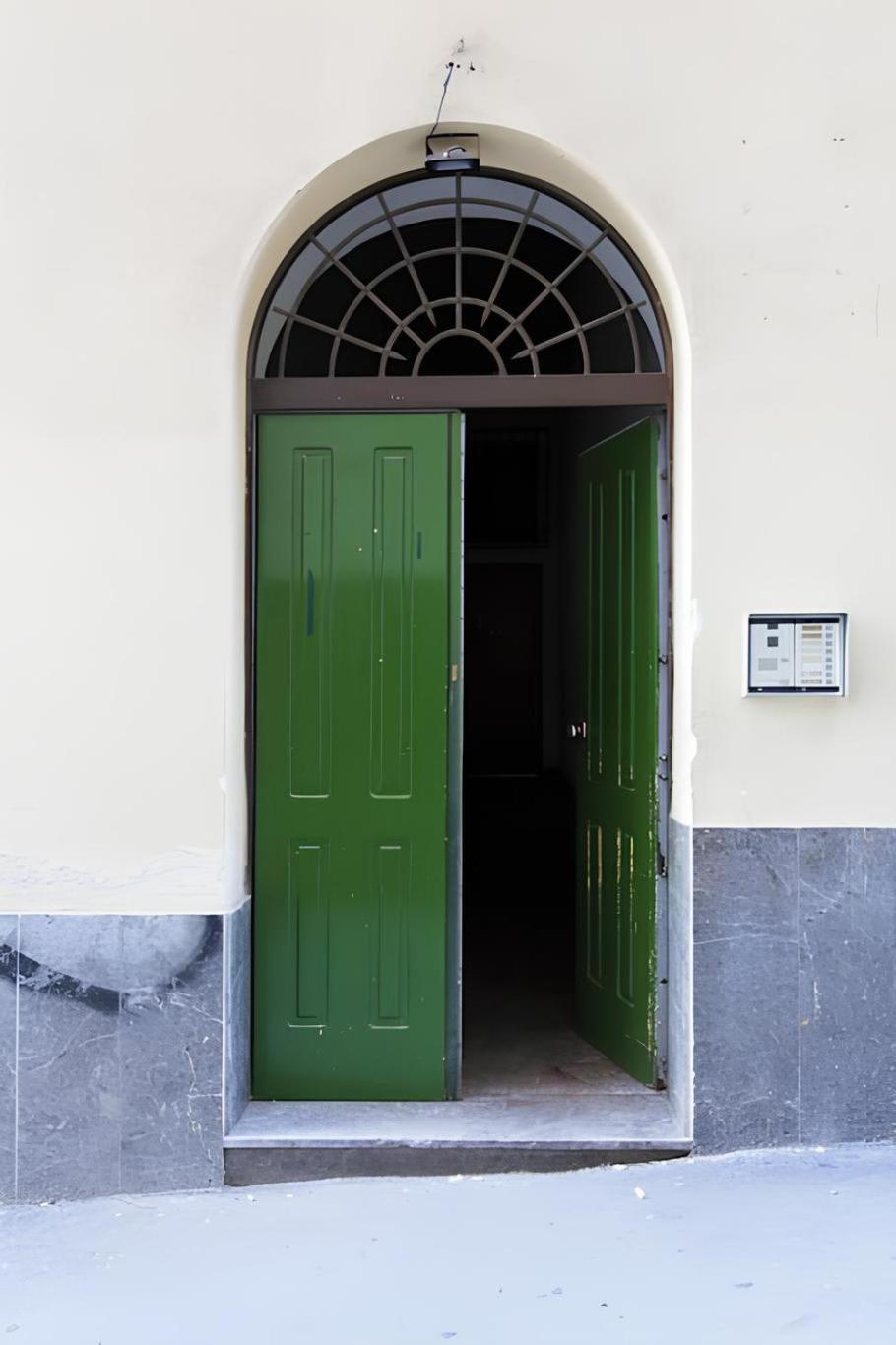 Downtown Maqueda Apartment Palermo Bagian luar foto