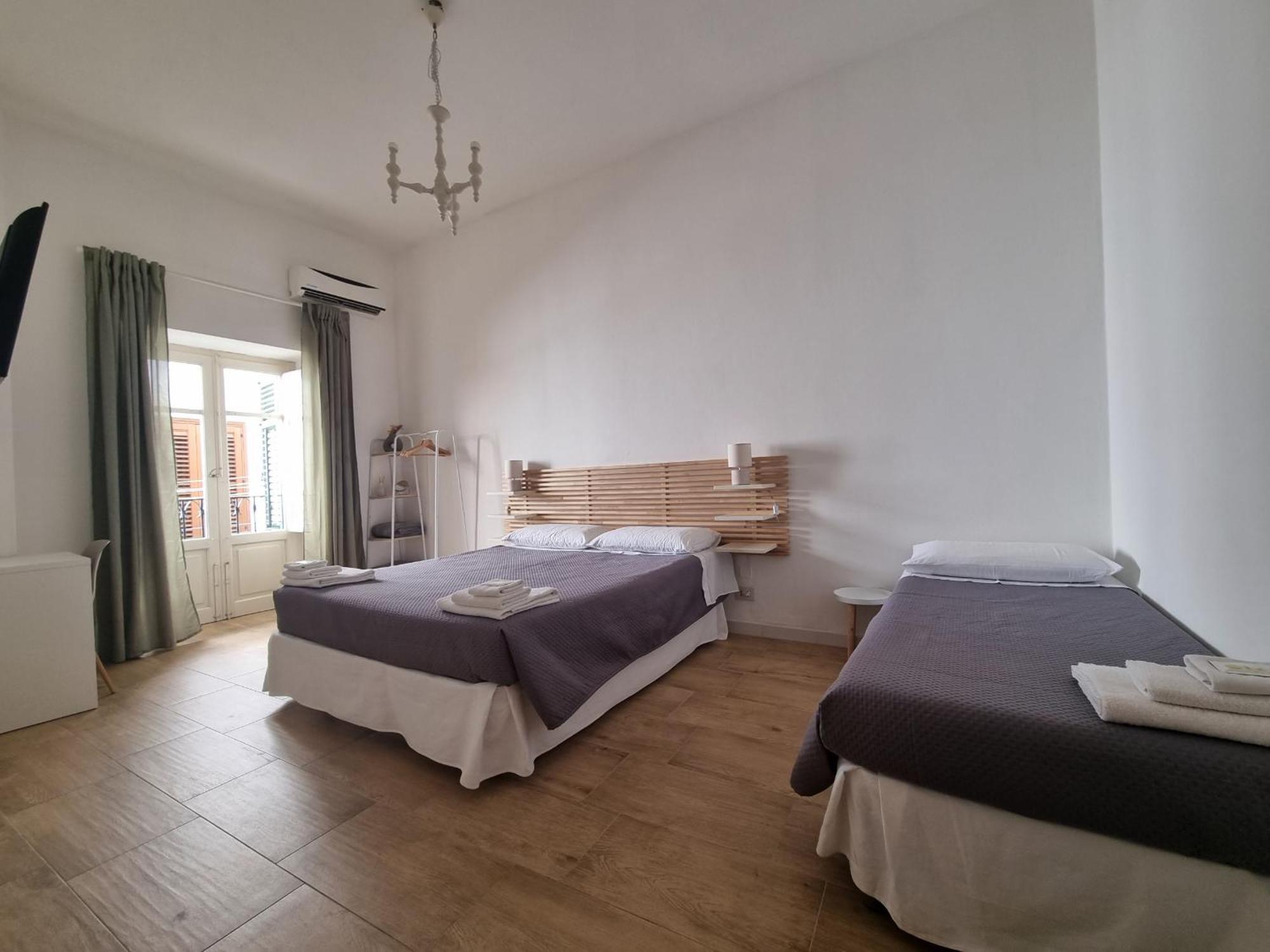 Downtown Maqueda Apartment Palermo Bagian luar foto